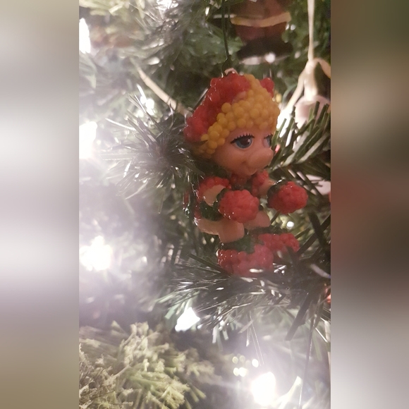 1986 Muppet Babies Miss Piggy Figure Beaded Upcycled Hand Crafted Ornament - Picture 15 of 17